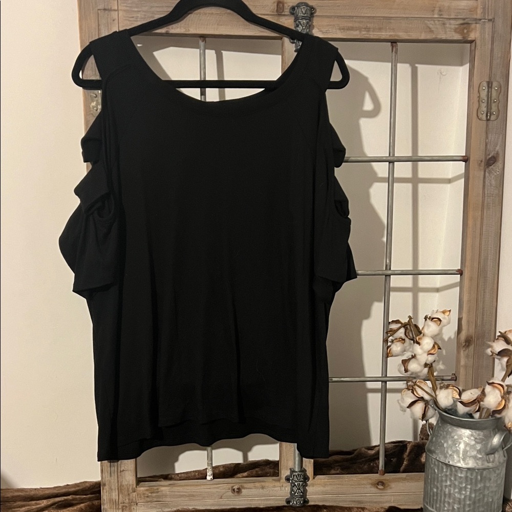 Ava James Cold Shoulder Ribbed Tee